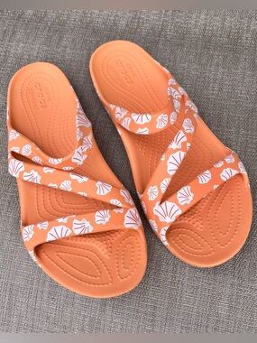 Crocs Kadee II 
Strappy Sandals
Seashell Papaya Peach Orange Women's Sz 10 New